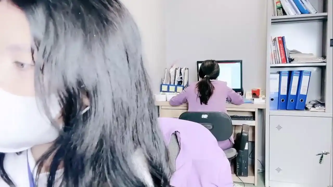 Yumi-office – Stripchat Webcam Video – 2026-07-27 09:20:19