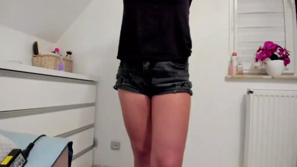 N_ova – Showup Webcam Video – 2025-11-26 03:27:44