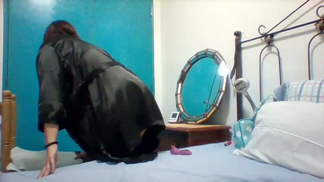 Oscurapassion – Amateur.tv Webcam Video – 2026-07-12 11:30:52
