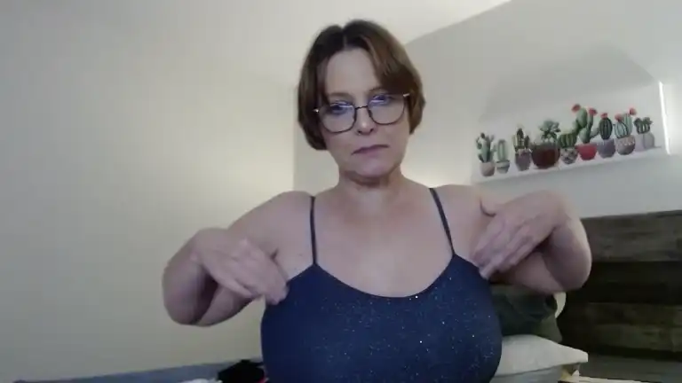 Talliatravels – Streamate Webcam Video – 2025-12-07 11:17:41