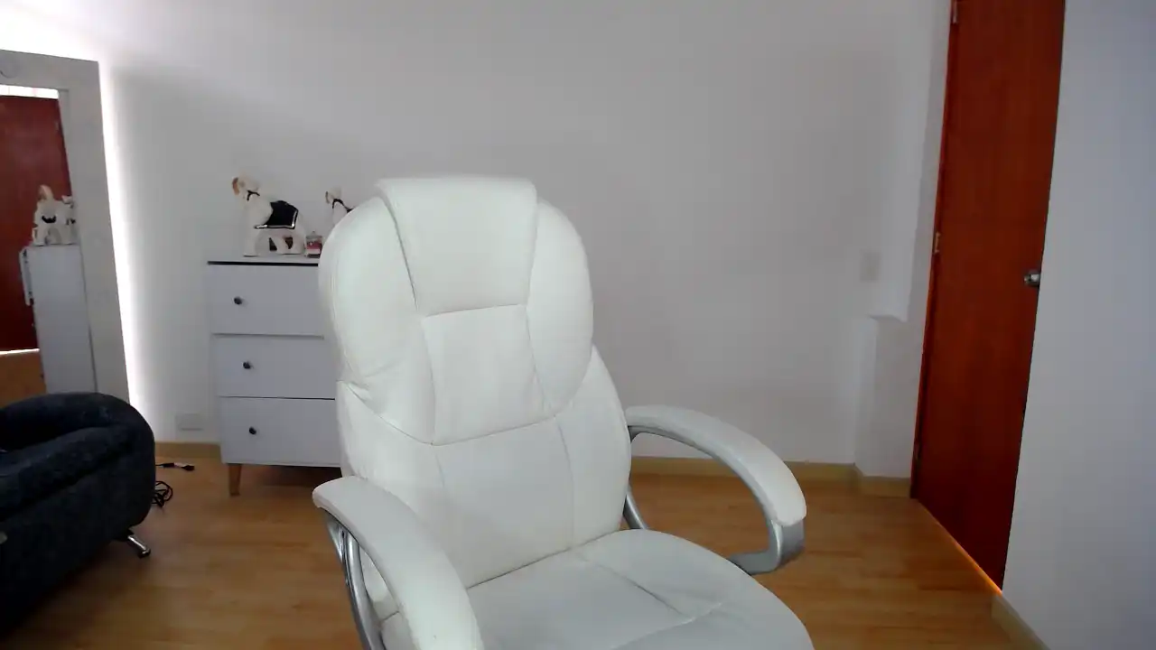 Majojones – Xlovecam Webcam Video – 2026-03-11 10:20:41