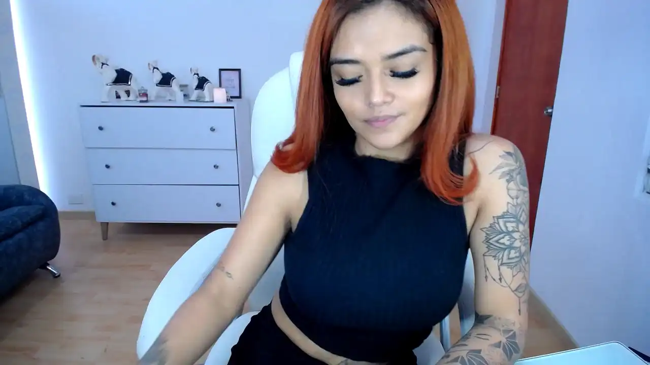 Majojones – Xlovecam Webcam Video – 2025-10-24 17:06:44