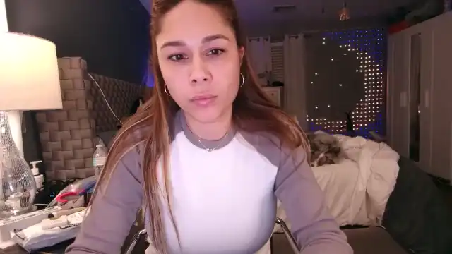 Cinnabuns – Myfreecams Webcam Video – 2025-12-27 18:30:48