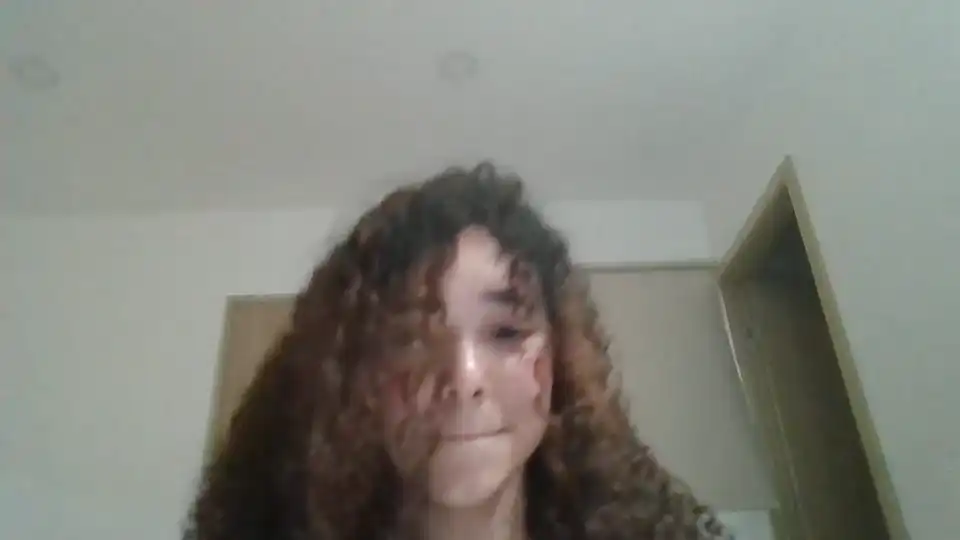 Lauurashy – Chaturbate Webcam Video – 2026-05-28 15:30:54