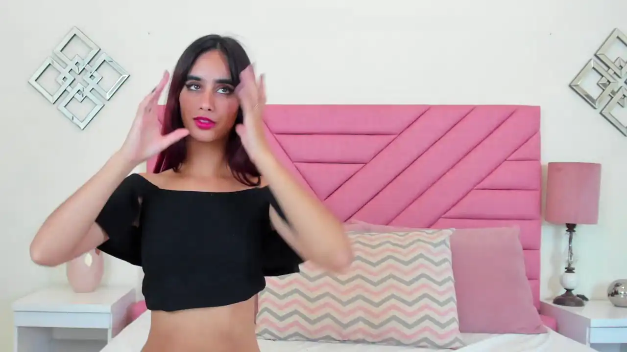 Camilabroks – Xlovecam Webcam Video – 2025-10-21 17:53:39