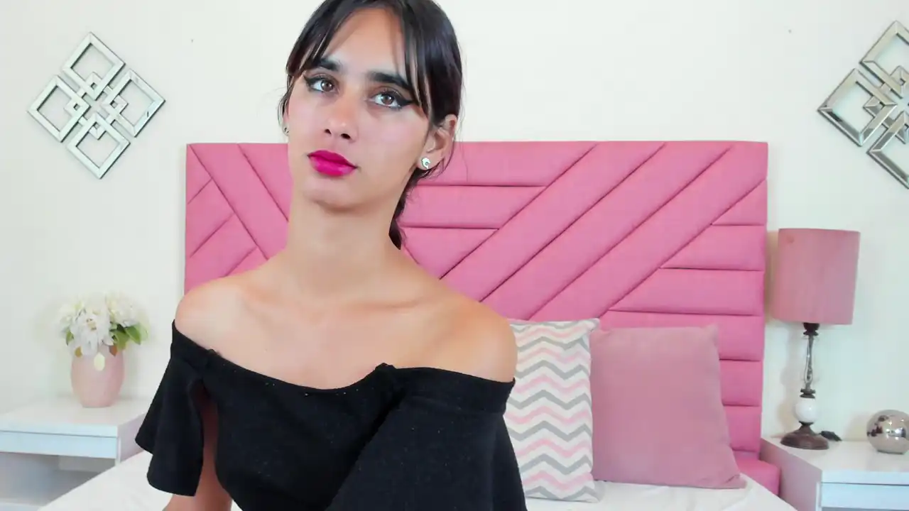 Camilabroks – Xlovecam Webcam Video – 2025-10-05 20:45:34