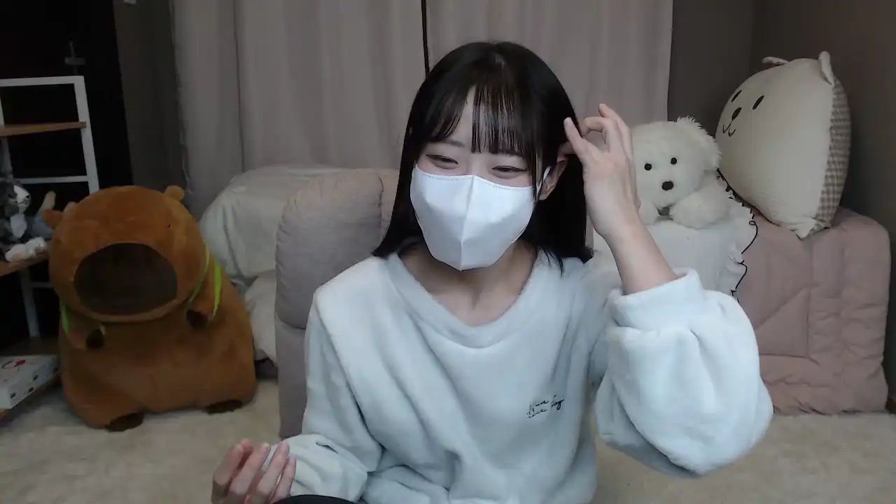 Natsumiiikan – Stripchat Webcam Video – 2025-12-15 22:25:22