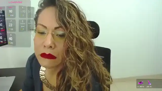 Office_secret – Myfreecams Webcam Video – 2025-11-28 19:03:56
