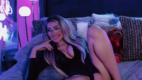 Skye-rhodes – Flirt4free Webcam Video – 2025-12-09 07:11:03