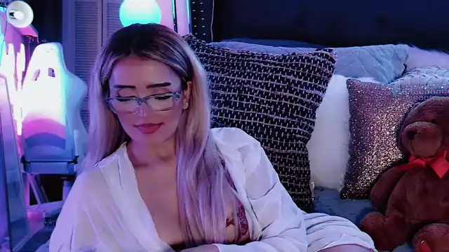 Skye-rhodes – Flirt4free Webcam Video – 2025-12-29 09:44:32