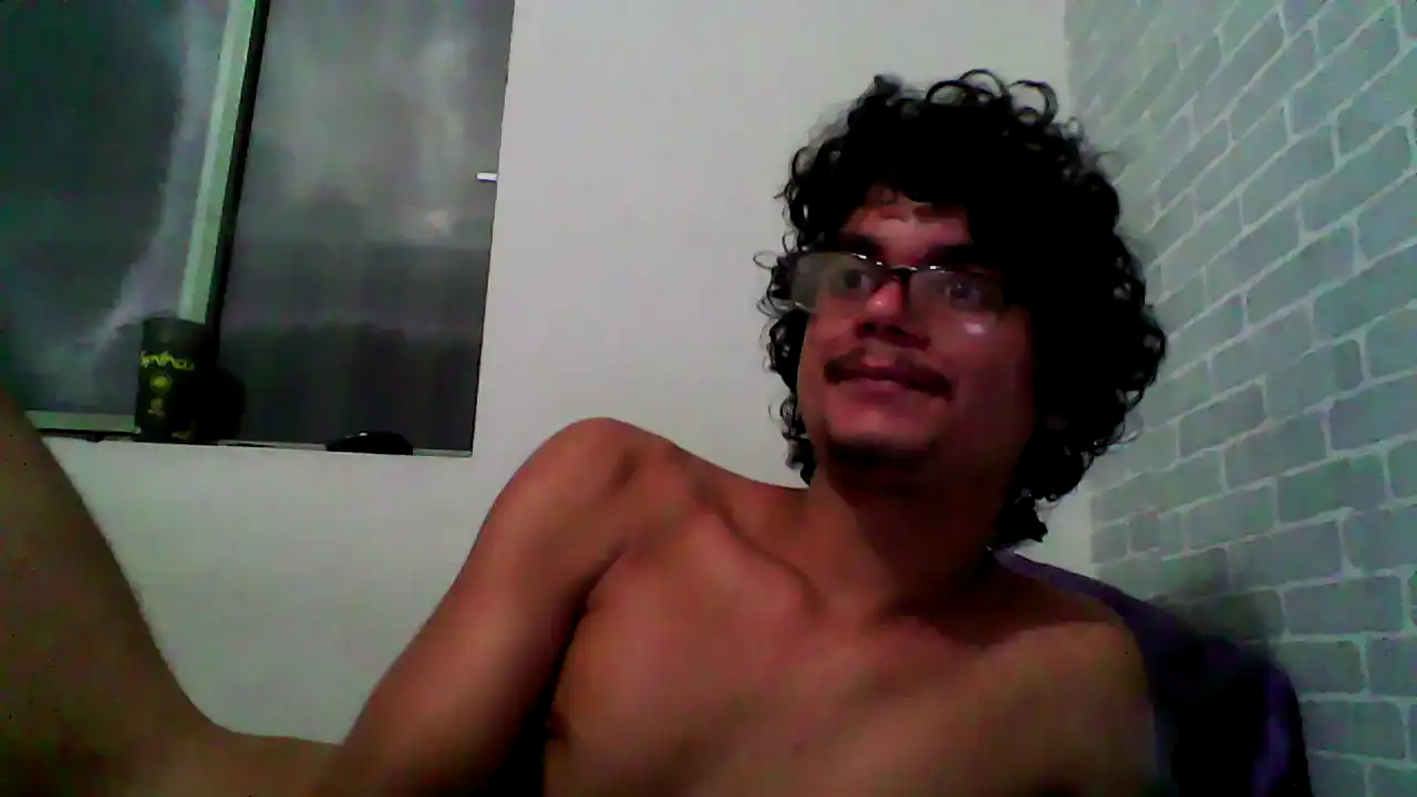 Vampirecouple – Cam4 Webcam Video – 2025-11-27 01:58:38