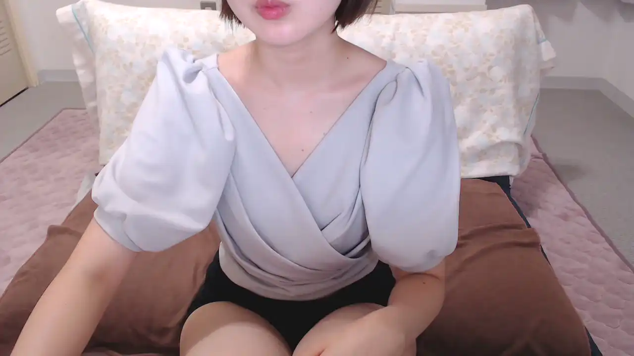Yumiccm – Sakuralive Webcam Video – 2026-05-04 07:35:59
