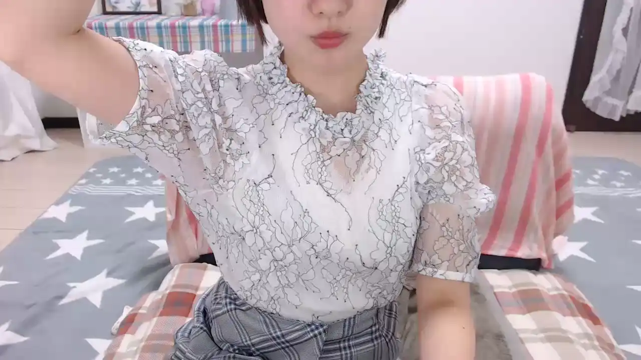Yumiccm – Sakuralive Webcam Video – 2026-05-18 09:56:18