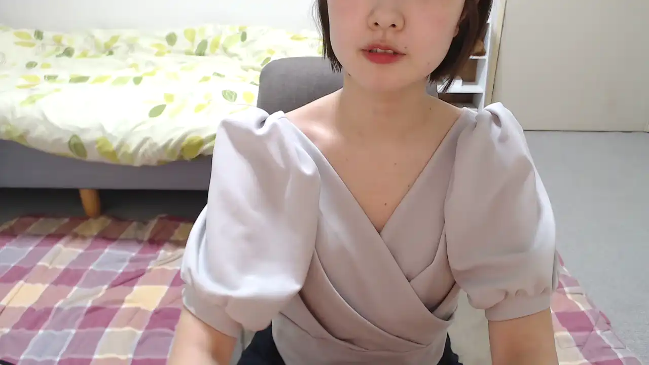 Yumiccm – Sakuralive Webcam Video – 2025-09-06 08:48:16