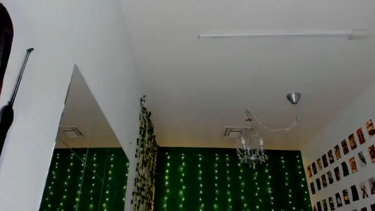 Lillybrooks – Streamate Webcam Video – 2025-09-24 17:52:56