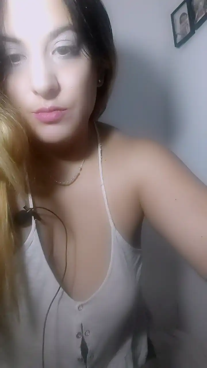 Xxxsolrocca – Cam4 Webcam Video – 2025-10-08 08:59:27