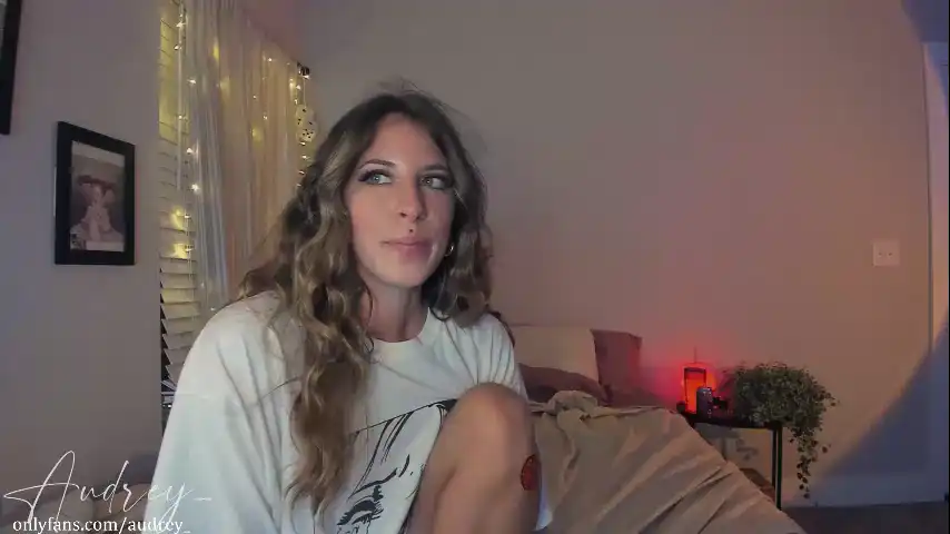 Audrey_ – Chaturbate Webcam Video – 2026-01-16 20:43:09
