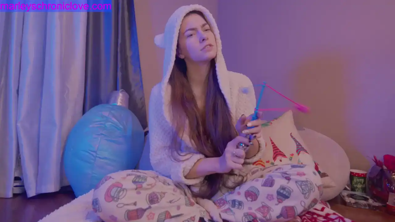 Chroniclove – Chaturbate Webcam Video – 2026-06-21 01:02:29