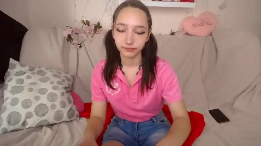 Courtney_cutee – Chaturbate Webcam Video – 2026-05-30 19:26:36