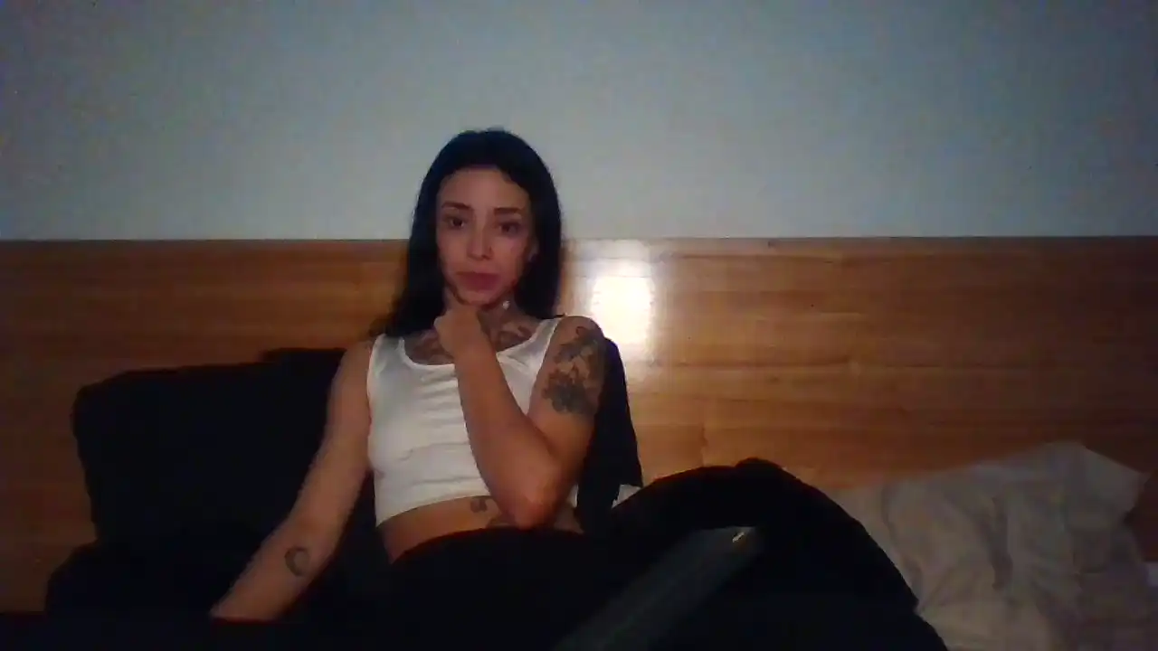 Dollymilano – Cam4 Webcam Video – 2026-02-08 07:57:51