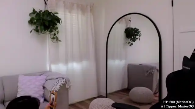Marie – Myfreecams Webcam Video – 2025-10-17 11:16:40