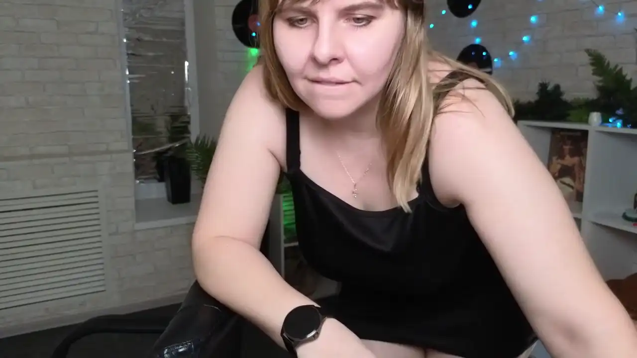 Lexy_lait – Stripchat Webcam Video – 2025-11-15 22:02:16