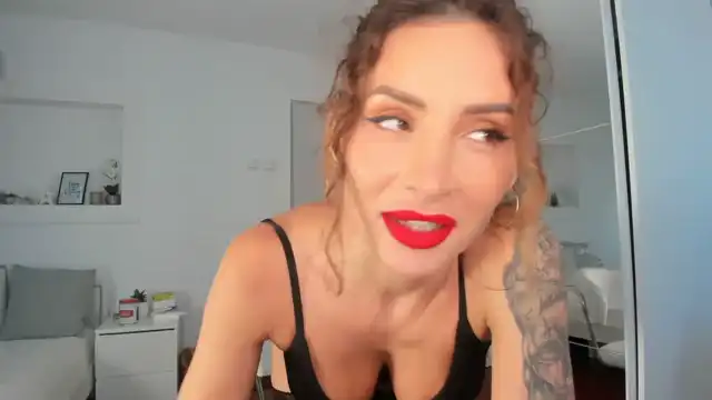 Lilie – Myfreecams Webcam Video – 2025-08-30 07:19:34