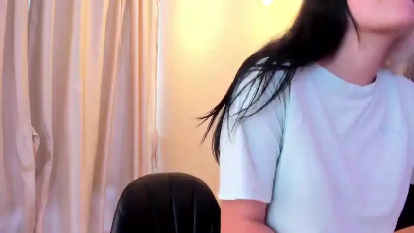 Zoecollins – Amateur.tv Webcam Video – 2026-01-26 01:20:31