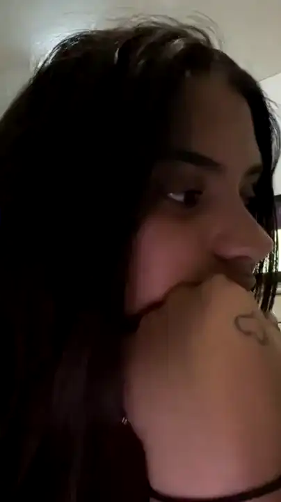 Perrita1998 – Amateur.tv Webcam Video – 2025-11-09 23:29:56