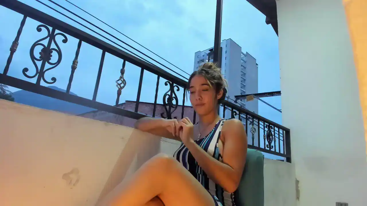 Lesly_r0 – Amateur.tv Webcam Video – 2026-05-24 09:09:04
