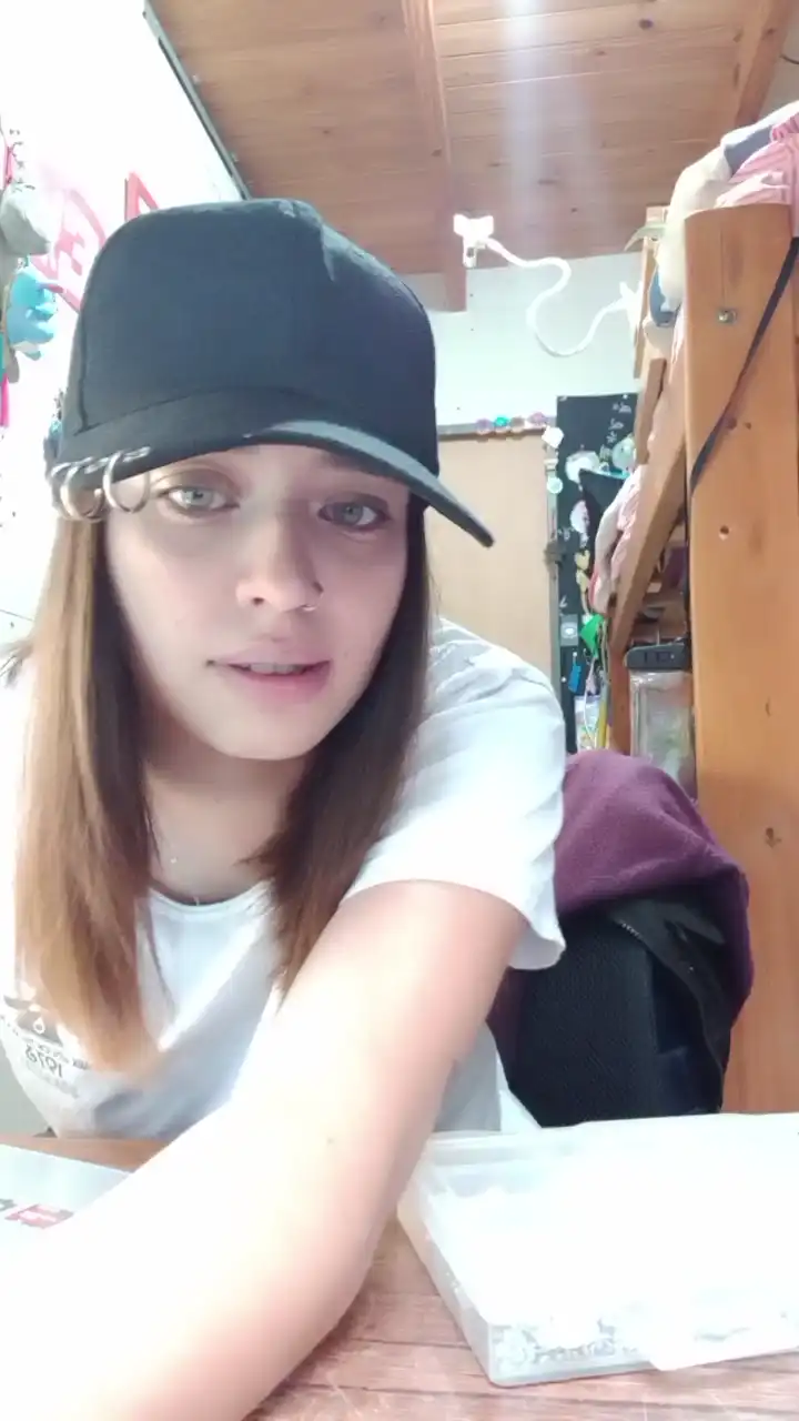 Mada_ruggiero11 – Cam4 Webcam Video – 2026-06-20 15:08:40