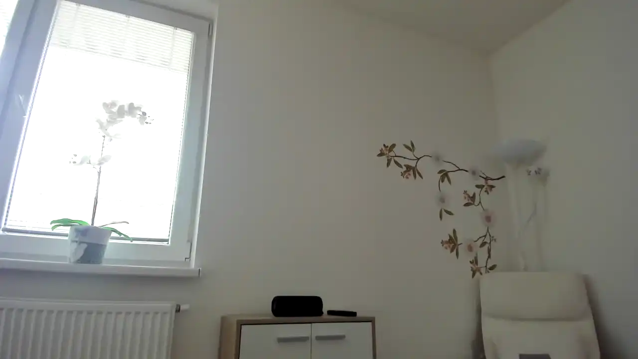 Saandruskka – Myfreecams Webcam Video – 2026-04-15 04:48:36