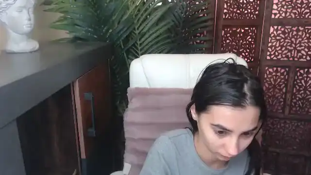 Tiny_kate – Myfreecams Webcam Video – 2025-09-12 03:38:07
