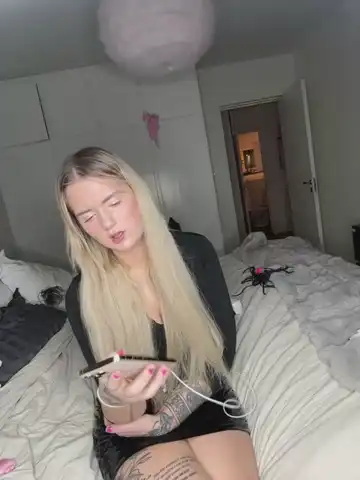 Josefine_svensson__02 – Stripchat Webcam Video – 2026-07-10 07:28:44