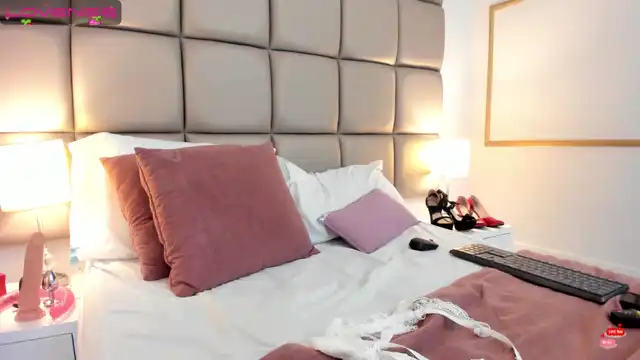 Kendalreus – Xlovecam Webcam Video – 2025-09-01 16:41:07