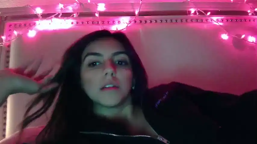 Genesismoselle – Chaturbate Webcam Video – 2025-11-05 16:23:25