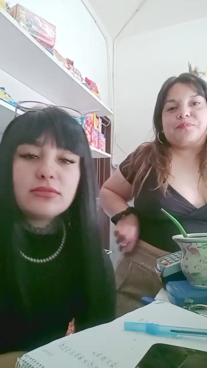 Lunii_25 – Cam4 Webcam Video – 2025-12-27 03:30:23