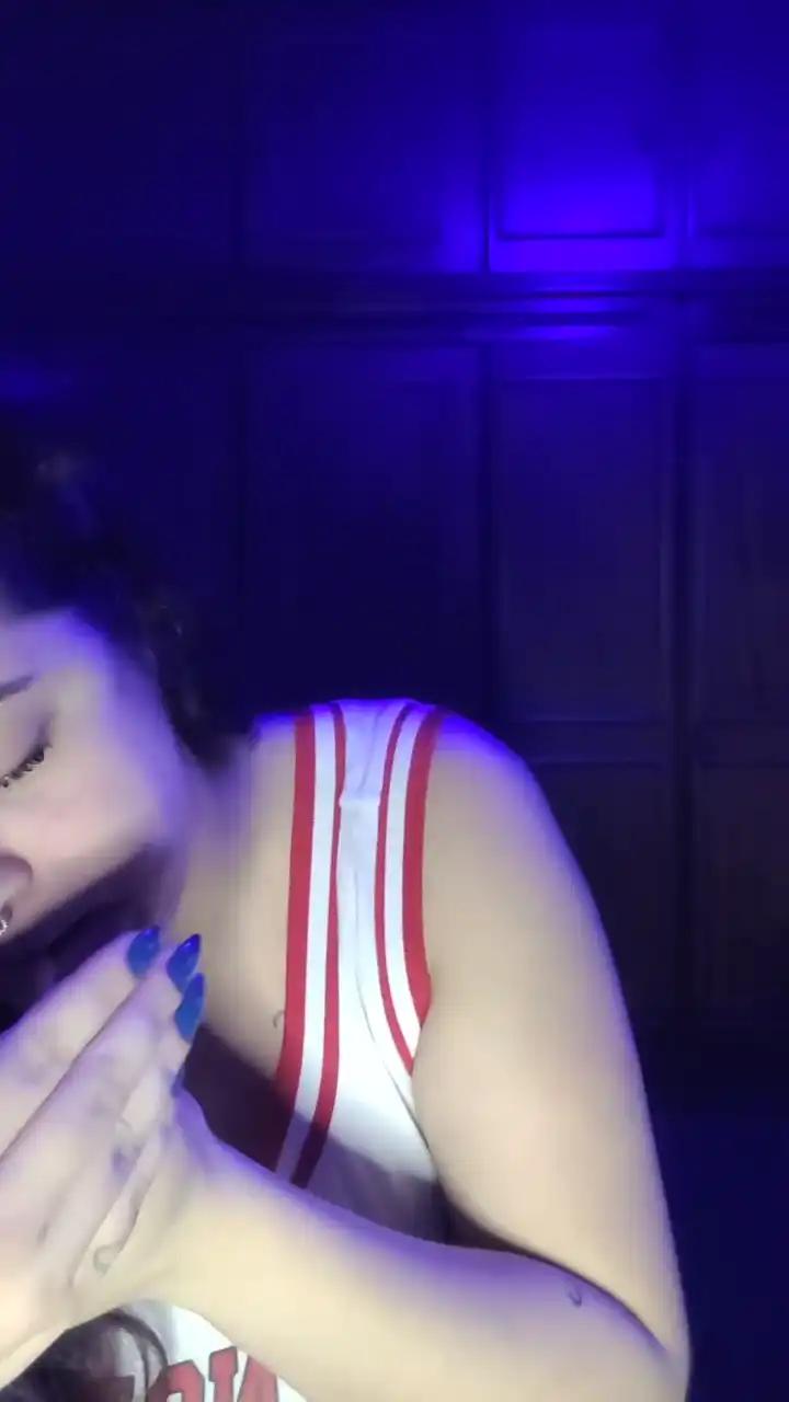 Mari_off – Cam4 Webcam Video – 2026-04-06 09:26:40