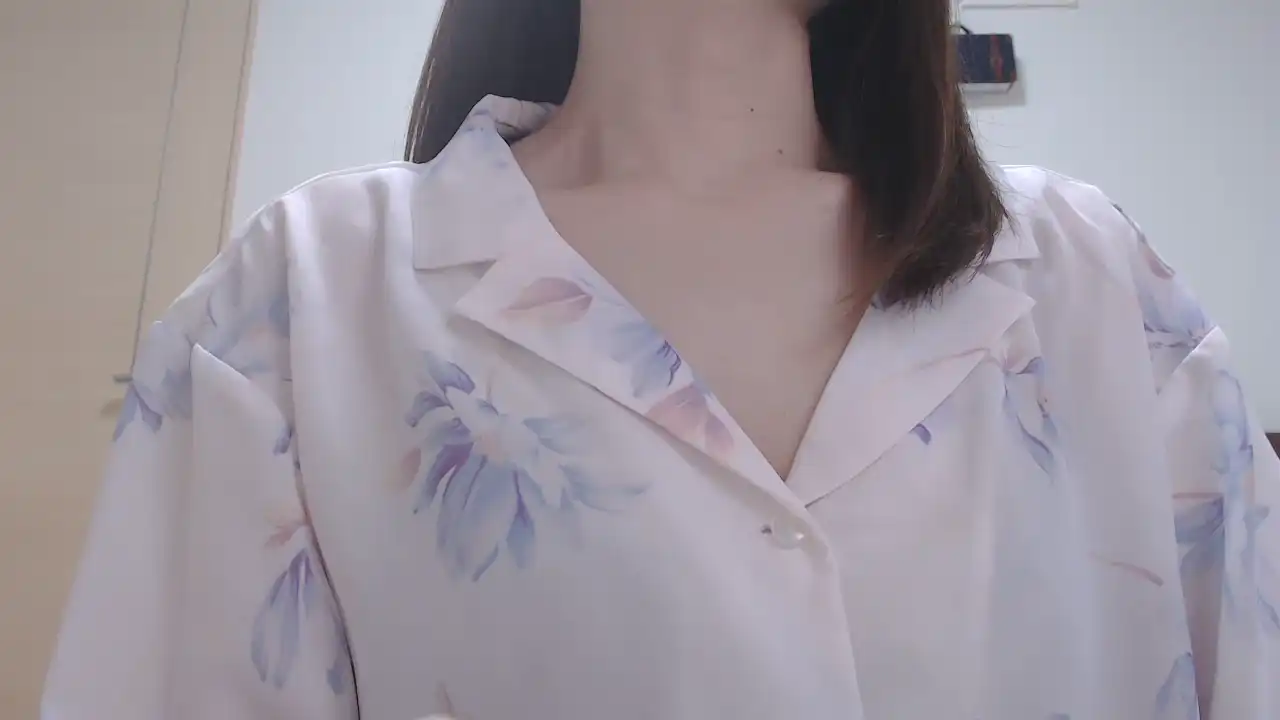 Xxyuzucha – Sakuralive Webcam Video – 2025-09-17 11:44:17