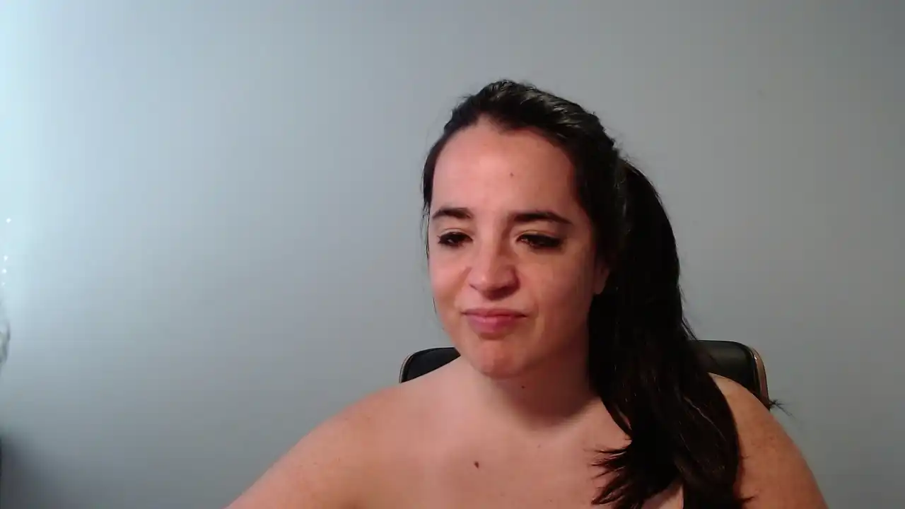 Melaniebiche – Cam4 Webcam Video – 2026-04-28 19:48:20