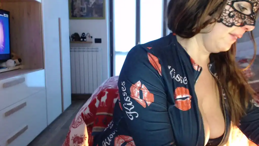 Lulu_italy – Stripchat Webcam Video – 2026-04-07 21:17:02