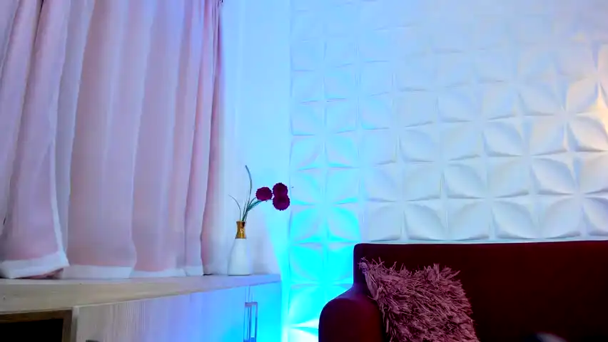 Amatistasallow – Amateur.tv Webcam Video – 2025-09-07 18:54:36