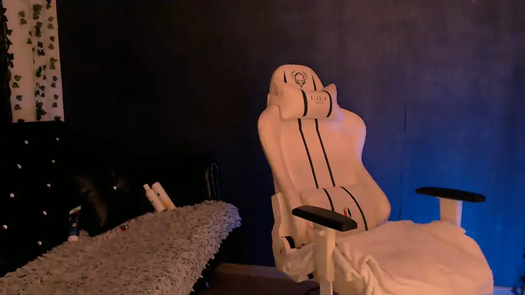 Dollybitch – Showup Webcam Video – 2025-11-15 16:10:24
