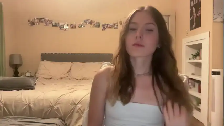 Emilytaylorxo – Chaturbate Webcam Video – 2025-12-08 18:04:36