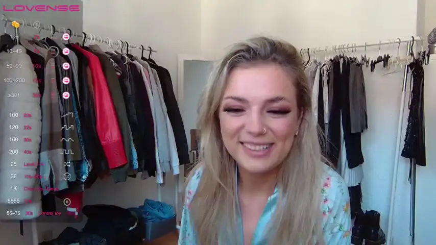 Lexygold – Stripchat Webcam Video – 2025-09-13 15:23:46