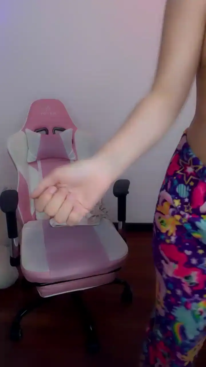 Kittyfeet1 – Cam4 Webcam Video – 2025-11-04 12:00:22