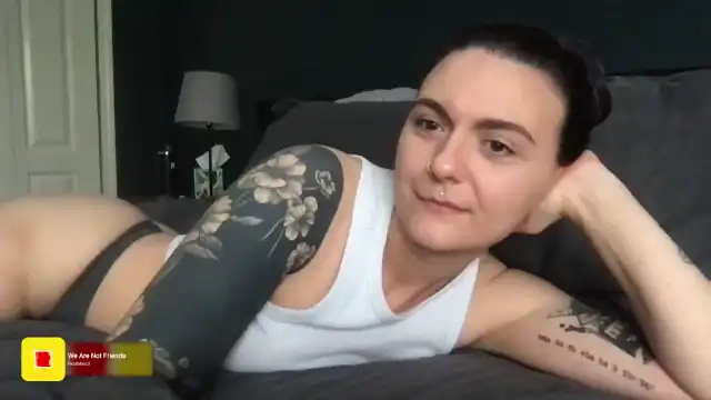 Serotonin – Myfreecams Webcam Video – 2025-12-16 21:41:26