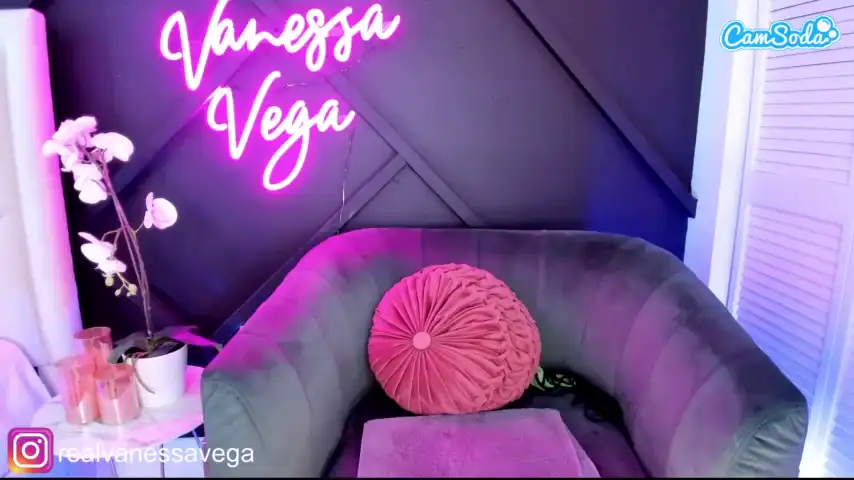 Vanessavega – Camsoda Webcam Video – 2025-11-13 15:37:40