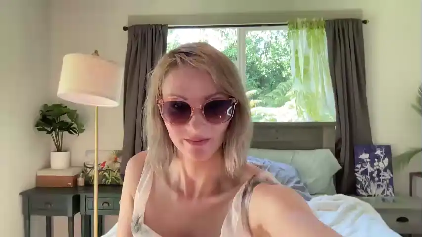 Kaileeshy – Chaturbate Webcam Video – 2025-09-22 08:45:34
