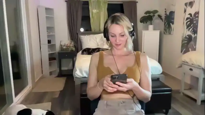 Kaileeshy – Chaturbate Webcam Video – 2026-02-22 19:36:45